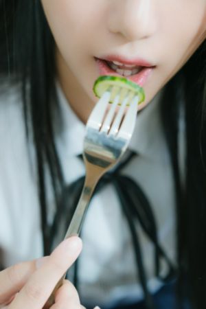 国产清纯校花呻吟在线观看_超清完整在线观看